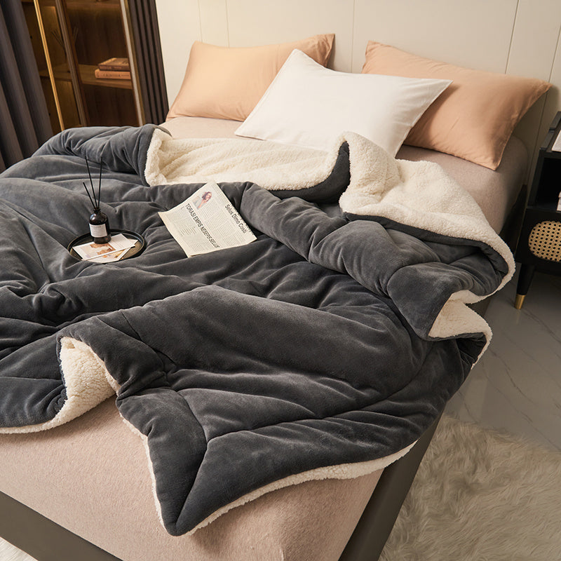 Reversible sherpa throw blanket, thick and warm