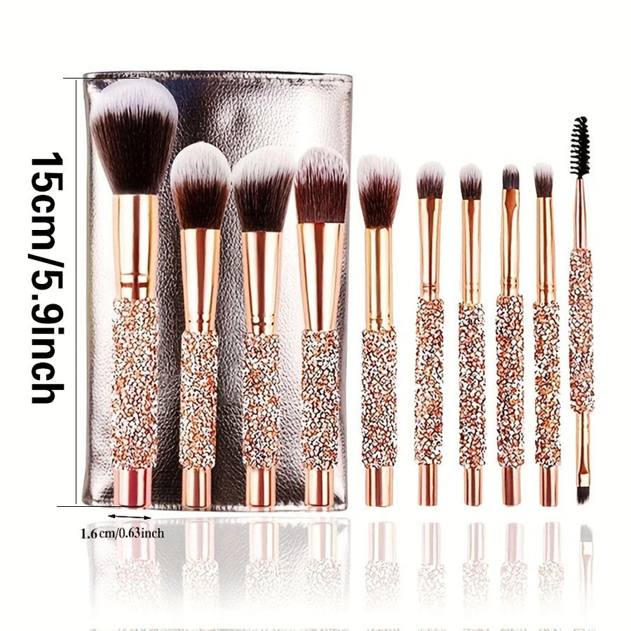 Makeup brush set with storage pouch, brushes about 15 cm (5.9 in) long