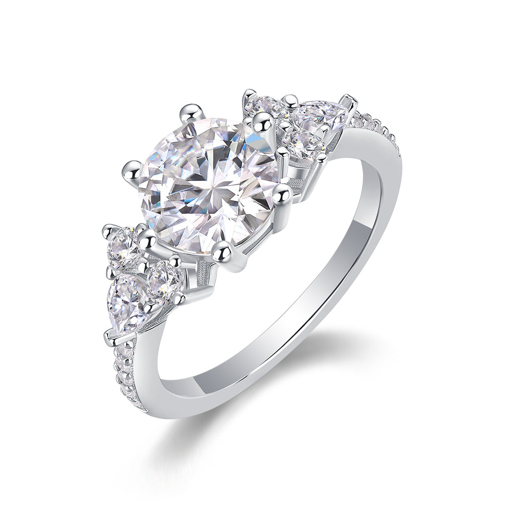 2 ct moissanite ring, side view