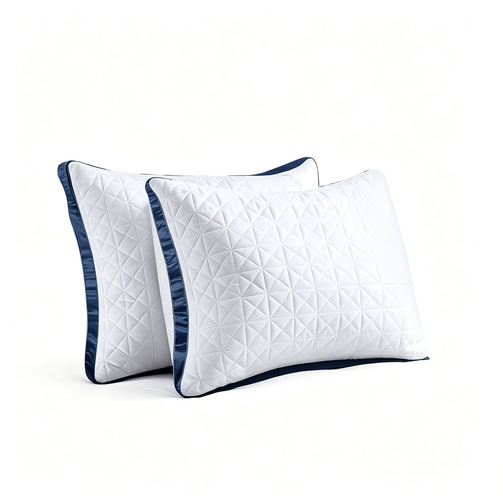 Gusseted pillow side panel detail